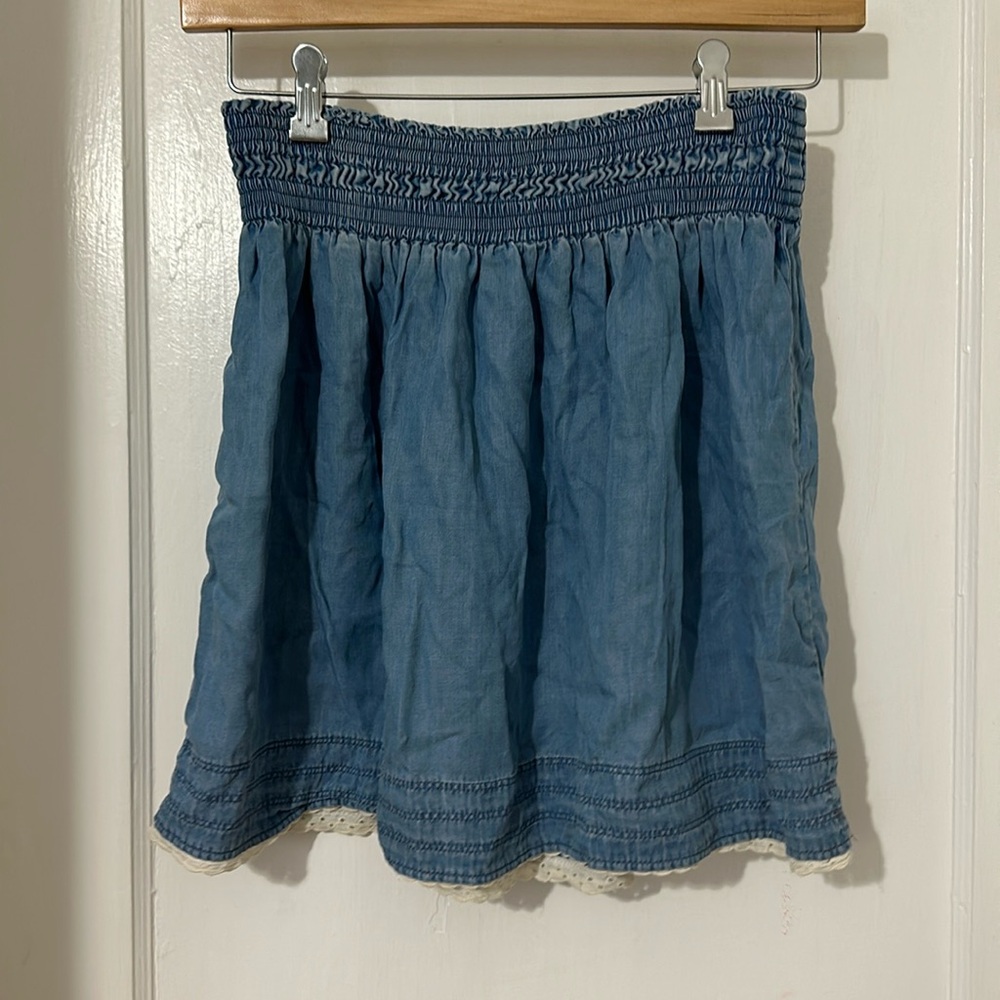 Zara sz small denim colored skirt, with white eyelet detail on bottom